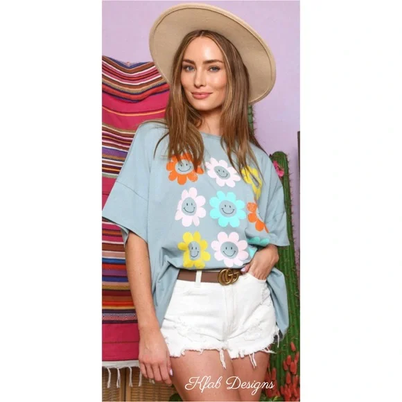 🌼LAST 1! Vintage Blue Smiley Daisy Loose Fit Graphic Tee! - Picture 10 of 10